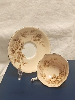 Vintage Paragon Fine Bone China Teacup & Saucer – Brown Cabbage Rose Floral
